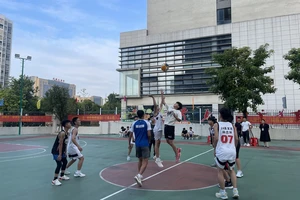  篮球表演赛：年轻球员成长的催化剂